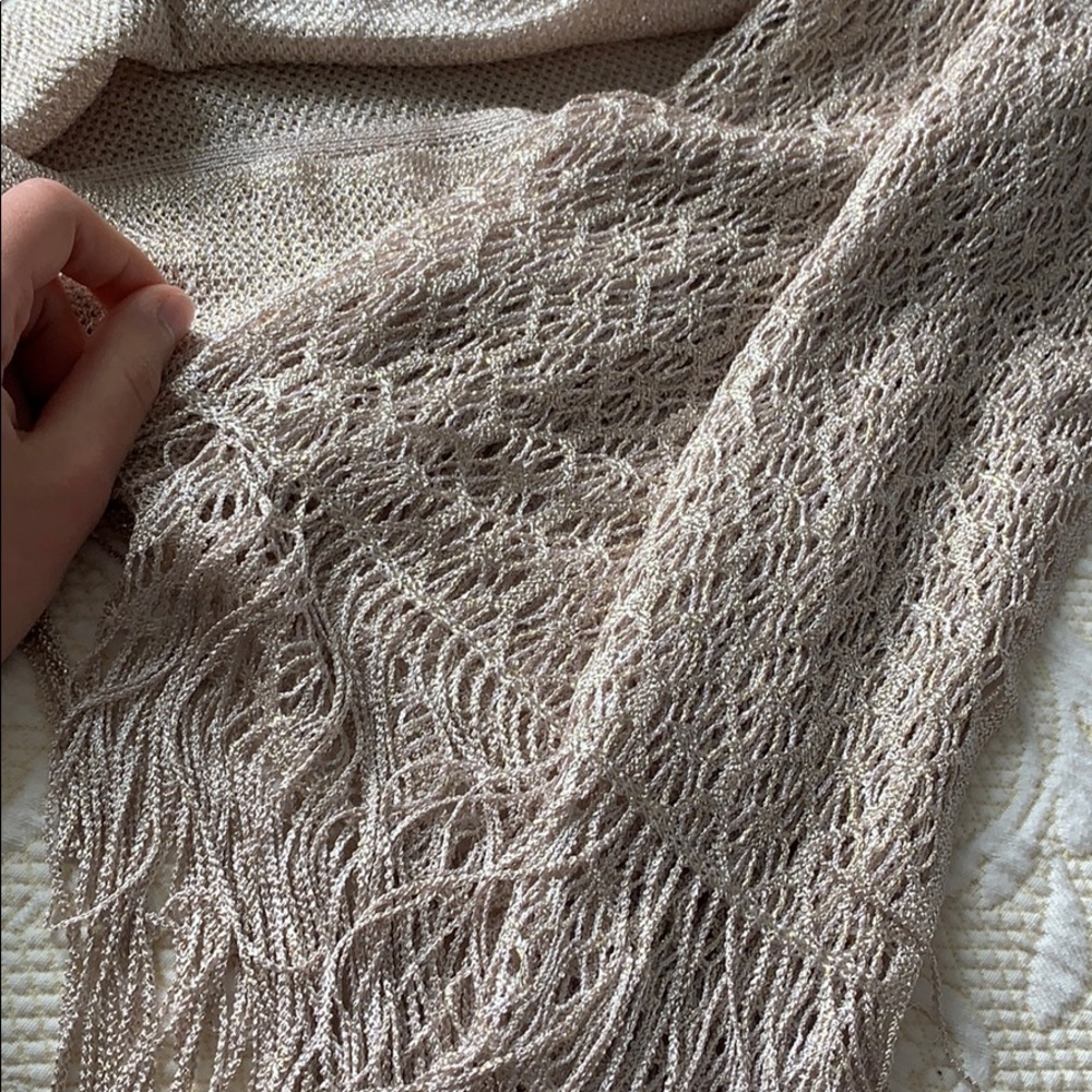 Elegant Blush and Gold Cejon Scarf - Picture 2 of 5